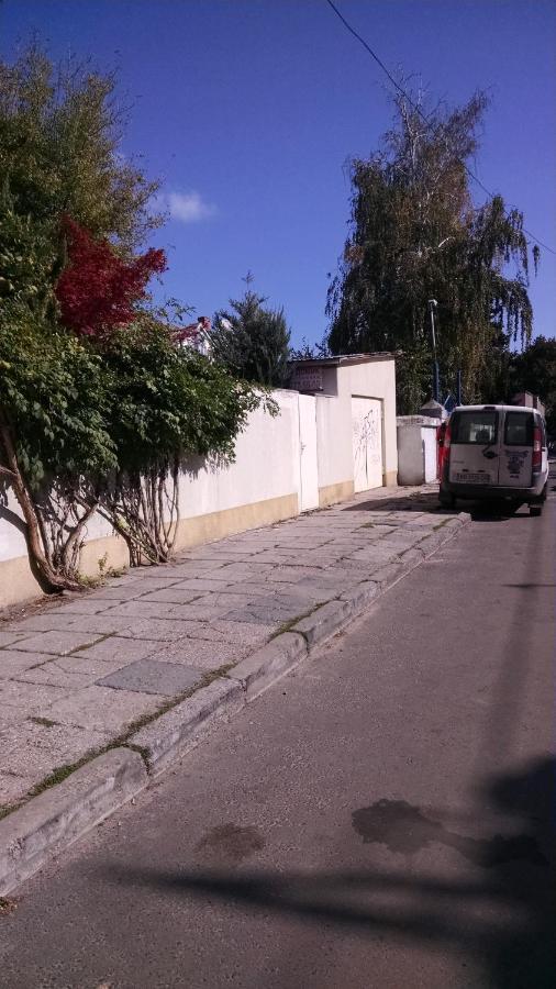 Студия С Двориком В Отраде أوديسا المظهر الخارجي الصورة